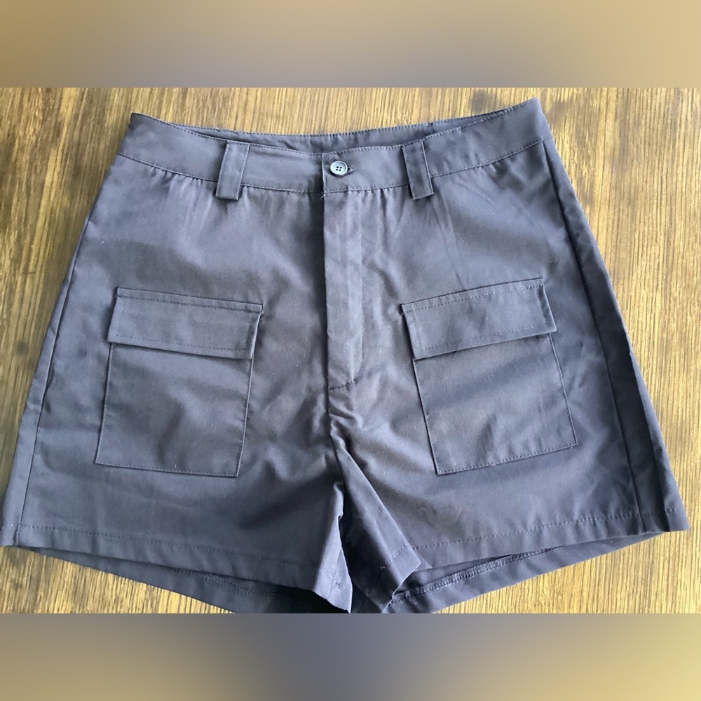 ❤️ Romwe Black Short. SZ - M